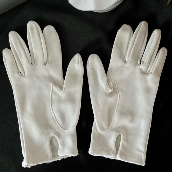 Estate Vintage Gloves - Picture 4 of 4